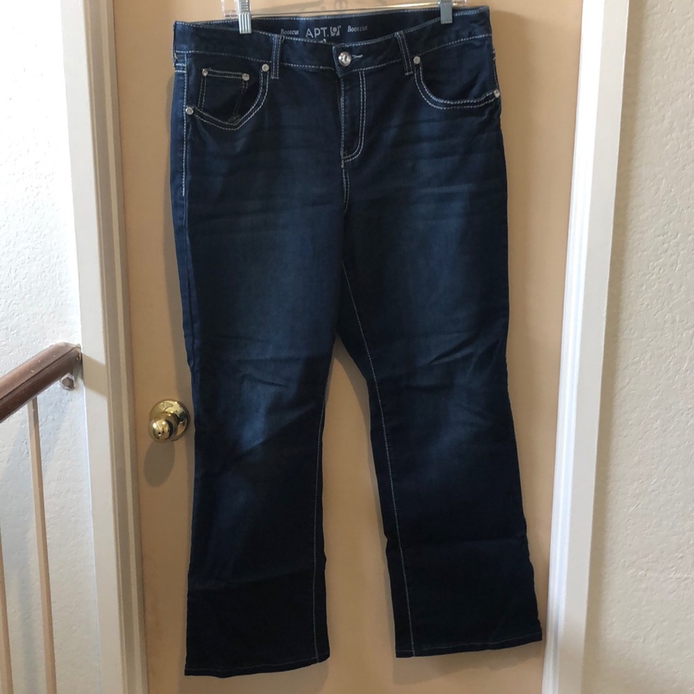 Boot cut jeans